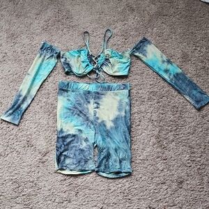 WinWin Blue and Green Tie-Dye Women Shorts